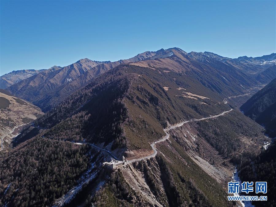 让农民致富奔小康的道路越走越宽广——党的十八大以来以习近平同志为核心的党中央关心农村公路发展纪实